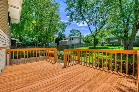 532 Summit Drive Schaumburg IL 60193