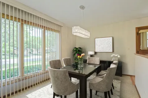 532 Summit Drive Schaumburg IL 60193