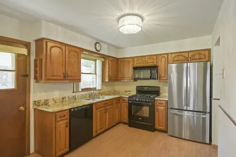 532 Summit Drive Schaumburg IL 60193