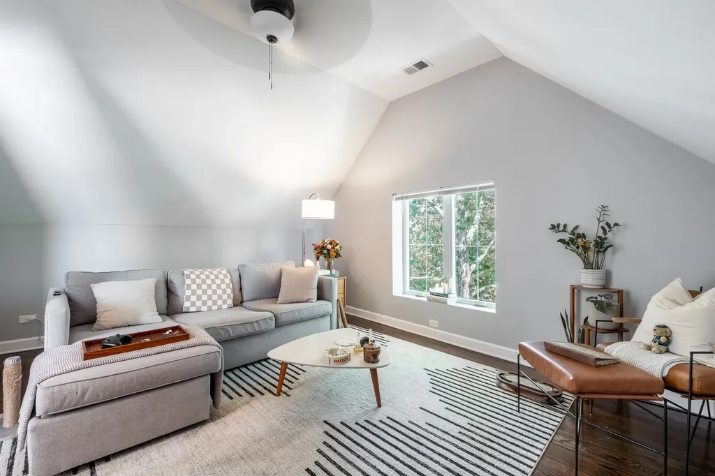 2017 West Huron Street Chicago IL 60612
