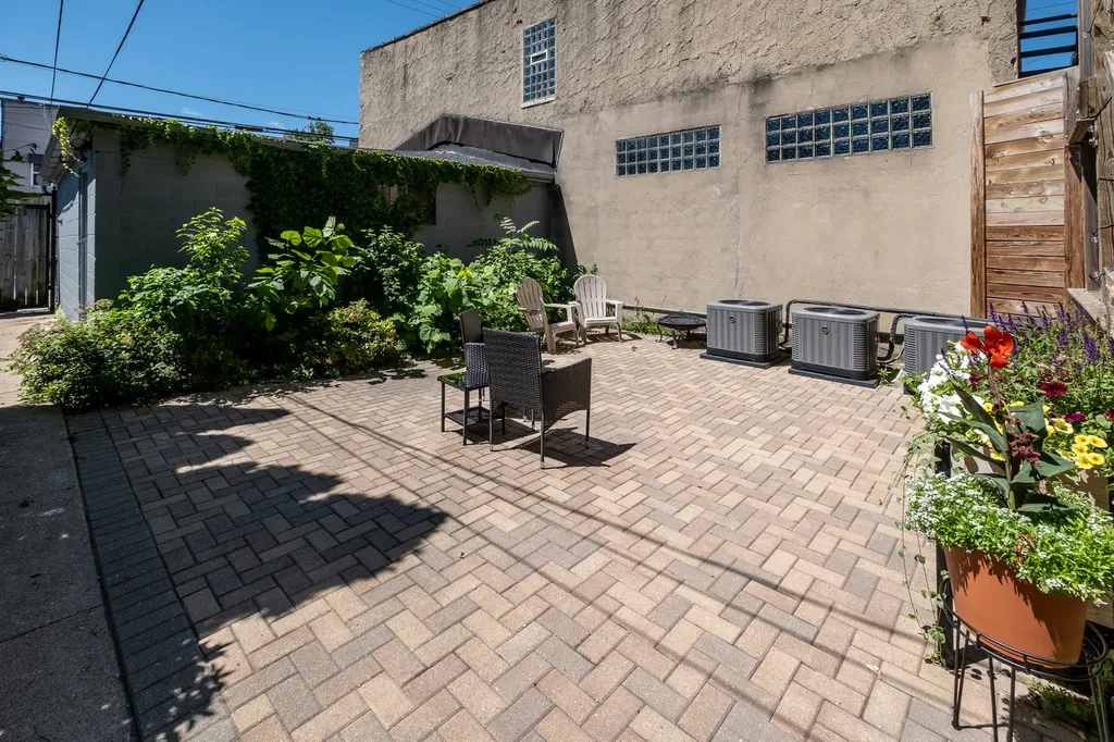 2017 West Huron Street Chicago IL 60612