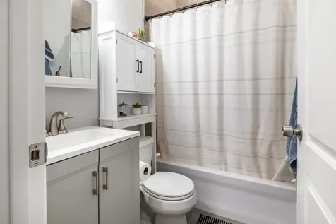 2017 West Huron Street Chicago IL 60612