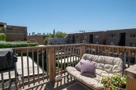2017 West Huron Street Chicago IL 60612