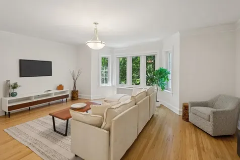 927 Hinman Avenue Evanston IL 60202