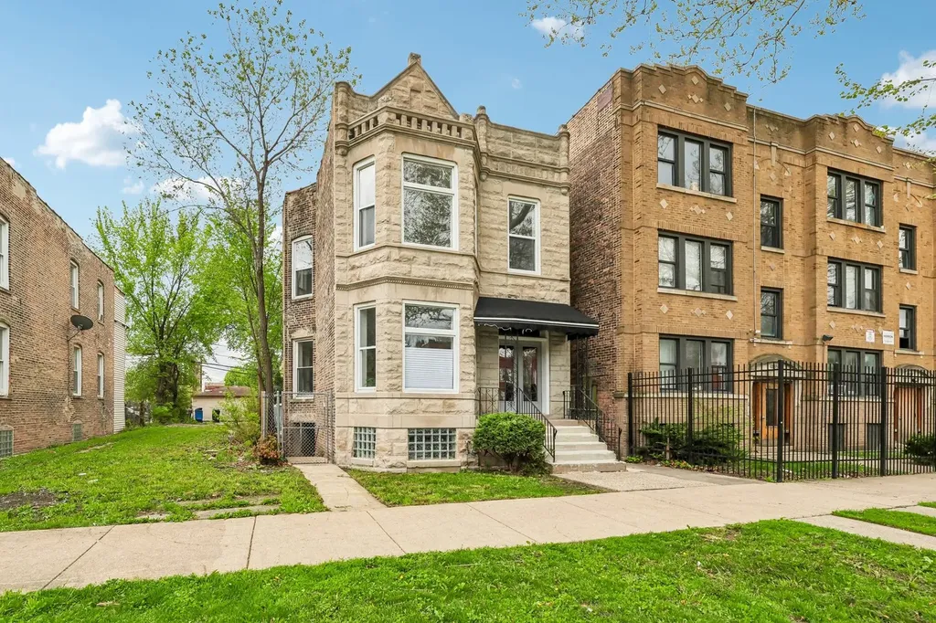 4351 West Maypole Avenue Chicago IL 60624