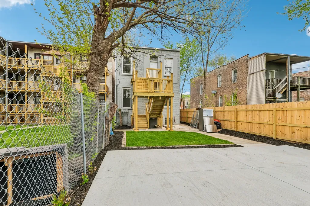 4351 West Maypole Avenue Chicago IL 60624