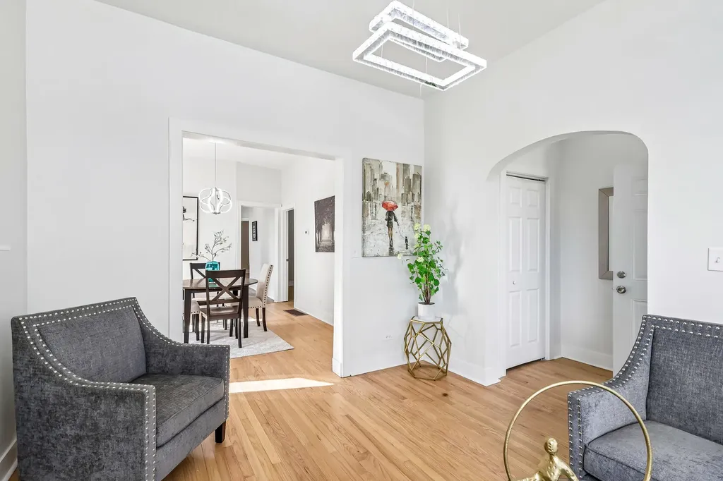 4351 West Maypole Avenue Chicago IL 60624