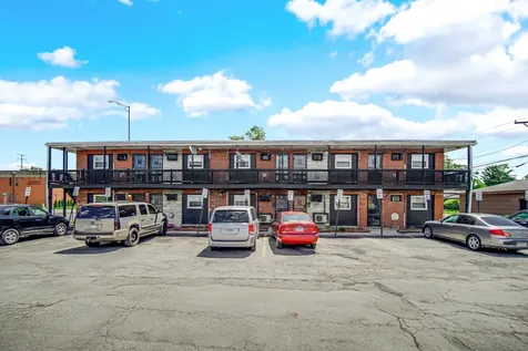 184 West 147th Street Harvey IL 60426