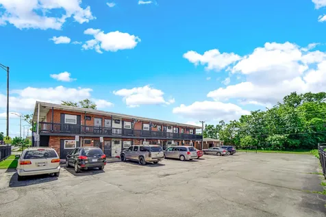 184 West 147th Street Harvey IL 60426