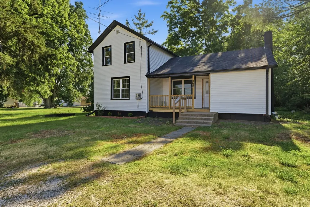 390 North East Avenue N Amboy IL 61310