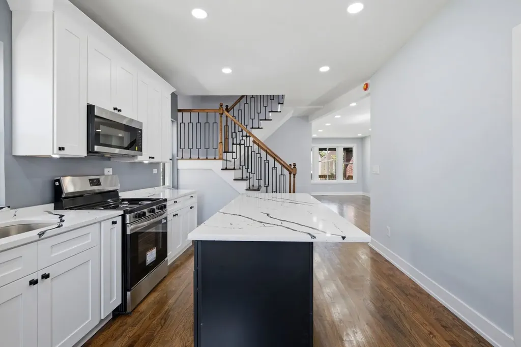 1465 West 72nd Street Chicago IL 60636