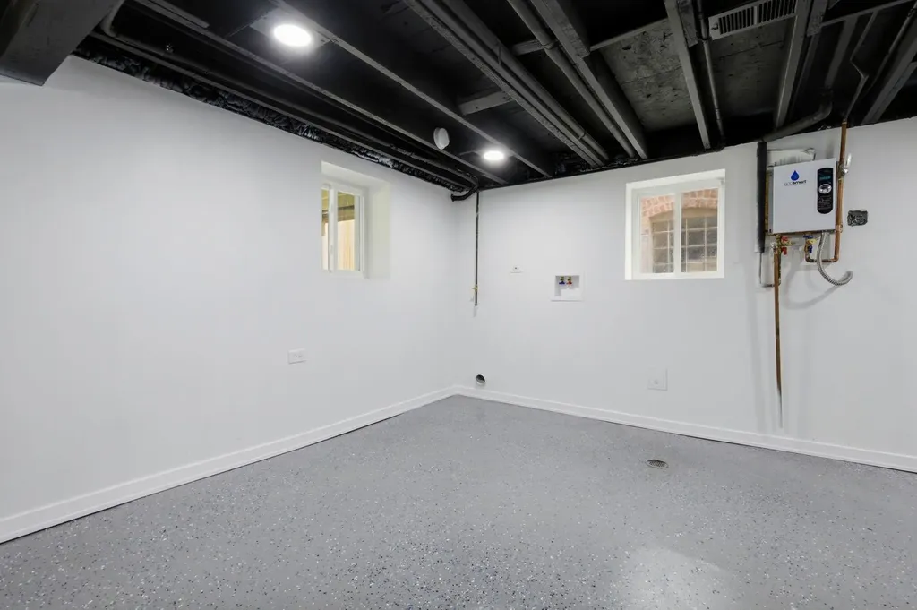 1465 West 72nd Street Chicago IL 60636