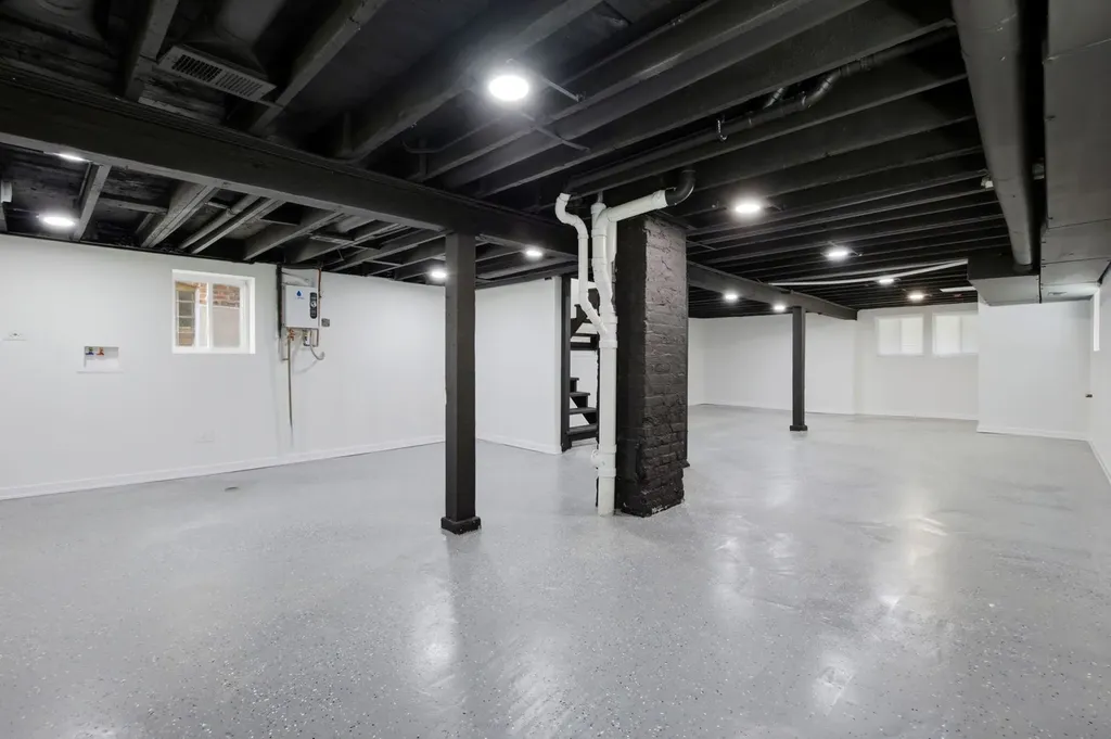1465 West 72nd Street Chicago IL 60636