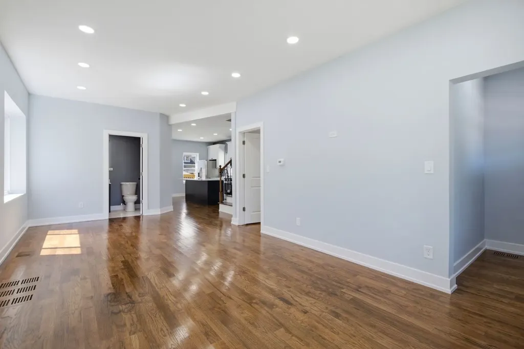 1465 West 72nd Street Chicago IL 60636