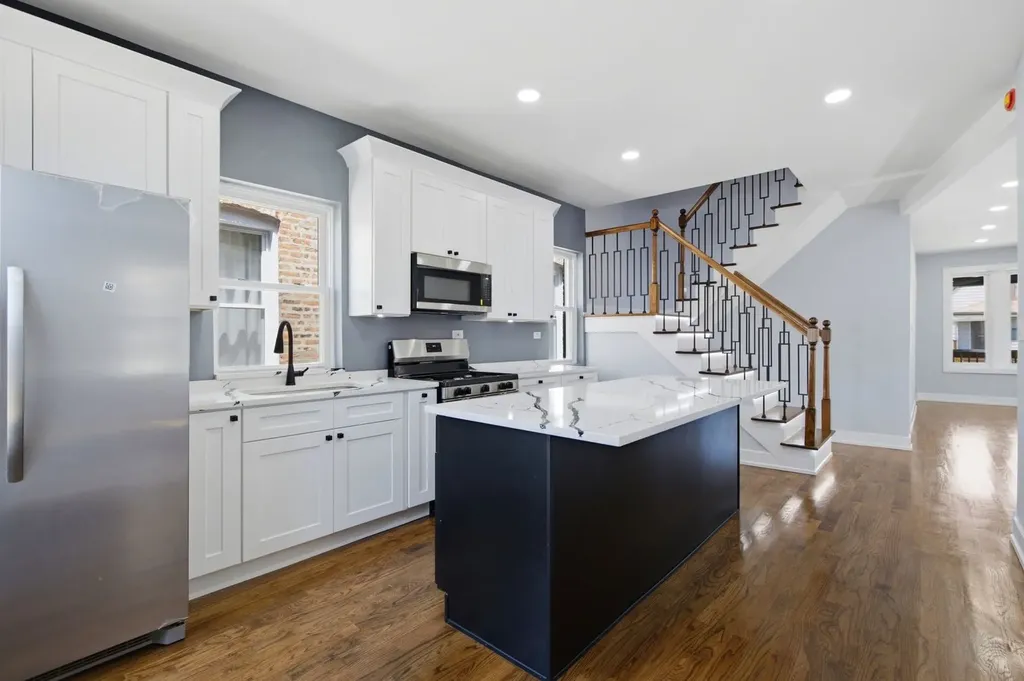 1465 West 72nd Street Chicago IL 60636