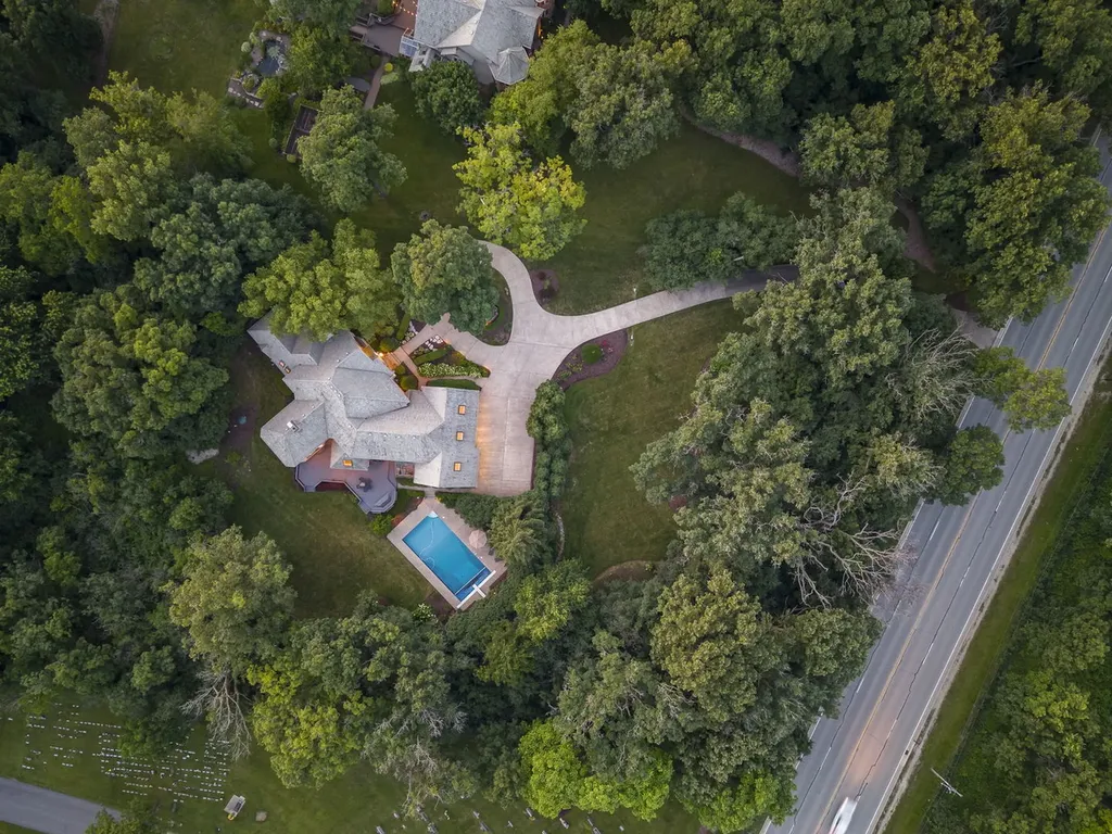 1S370 Winfield Road Wheaton IL 60189