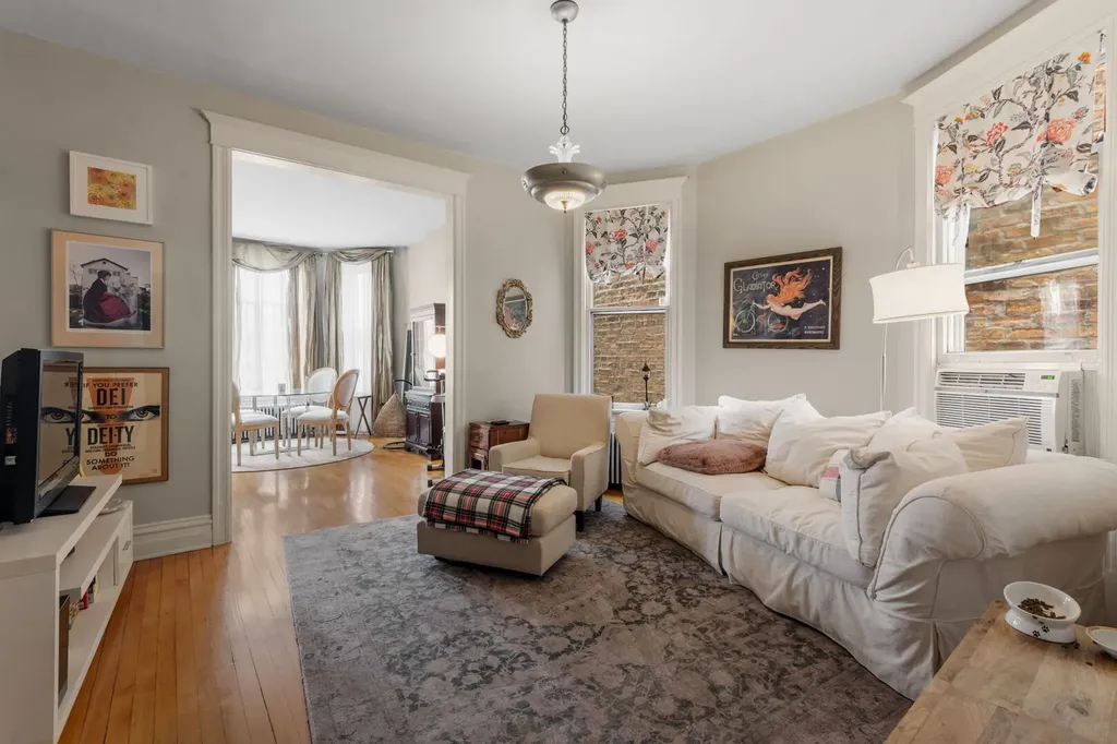 1959 West Balmoral Avenue Chicago IL 60640