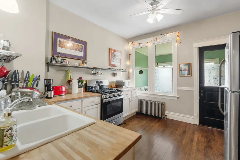 1959 West Balmoral Avenue Chicago IL 60640