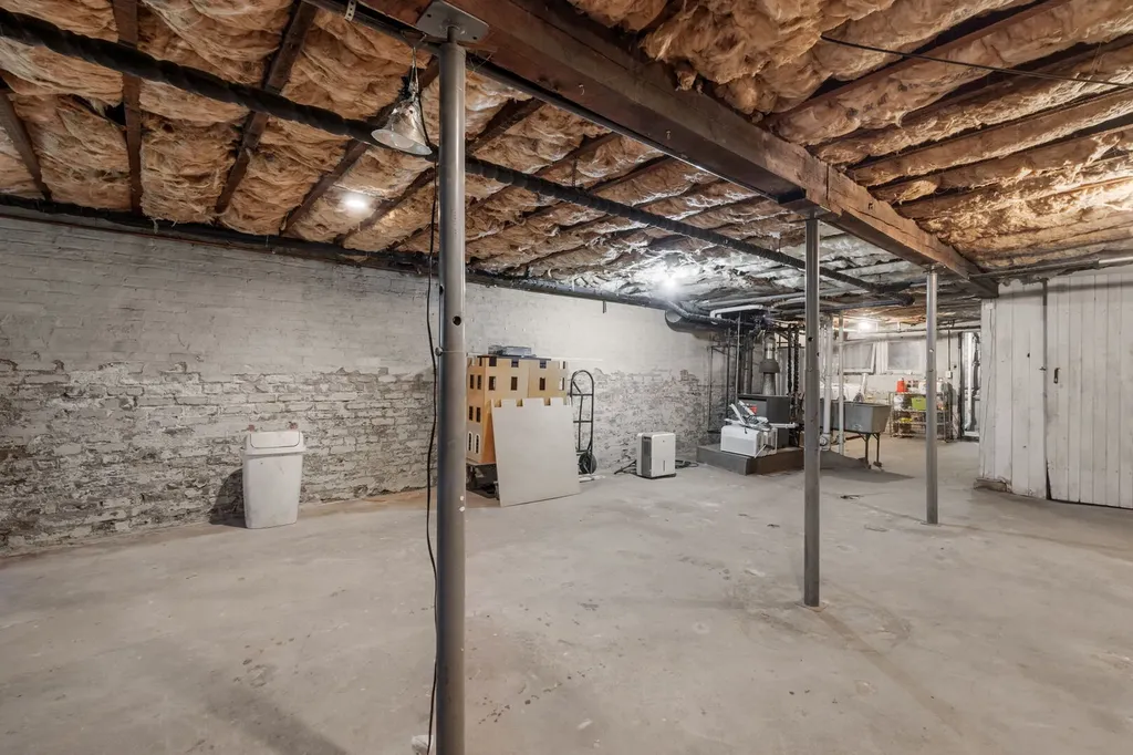 1959 West Balmoral Avenue Chicago IL 60640