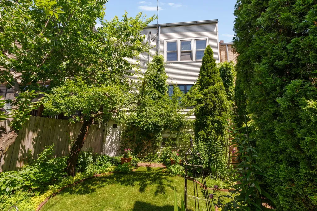 1959 West Balmoral Avenue Chicago IL 60640