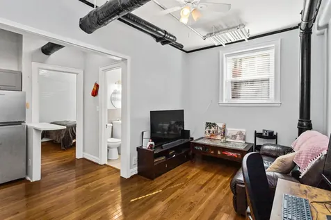 604 West Addison Avenue Chicago IL 60613