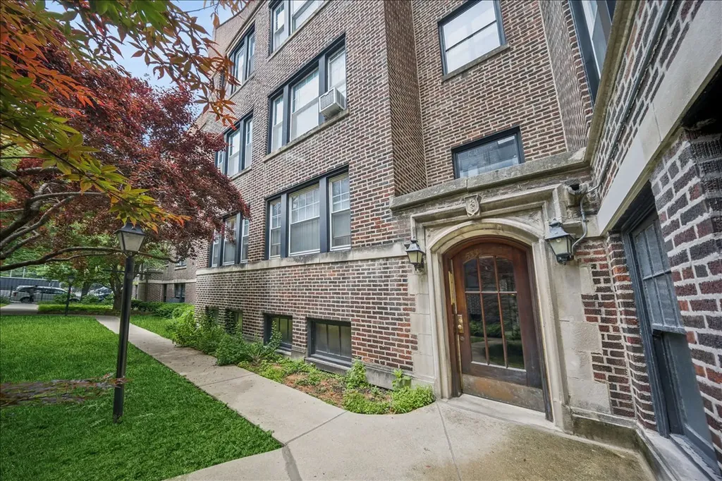 5333 South Cornell Avenue Chicago IL 60615