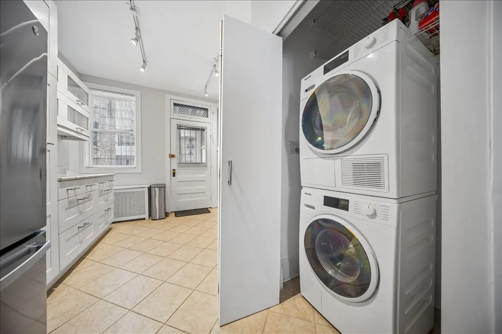 5333 South Cornell Avenue Chicago IL 60615
