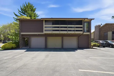 1 West Stonebridge Court Palos Hills IL 60465