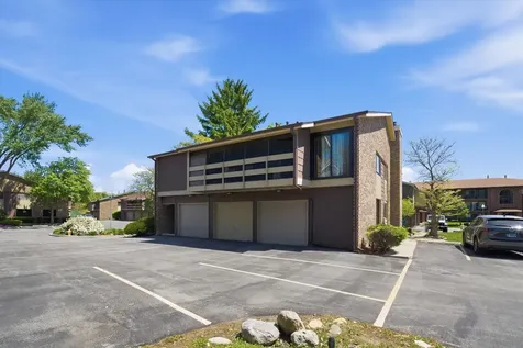 1 West Stonebridge Court Palos Hills IL 60465