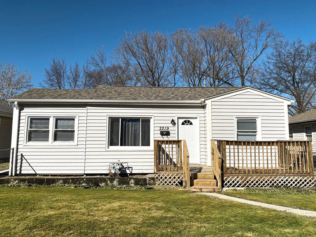 2219 Barton Boulevard Rockford IL 61103