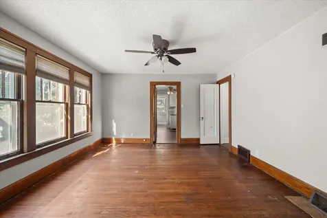 515 North Hennepin Avenue Dixon IL 61021