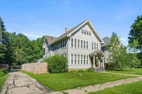 515 North Hennepin Avenue Dixon IL 61021