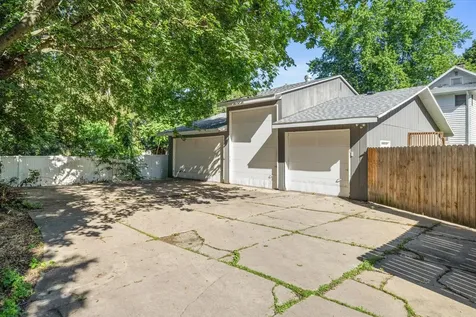 515 North Hennepin Avenue Dixon IL 61021