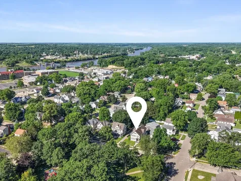 515 North Hennepin Avenue Dixon IL 61021