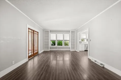 515 North Hennepin Avenue Dixon IL 61021