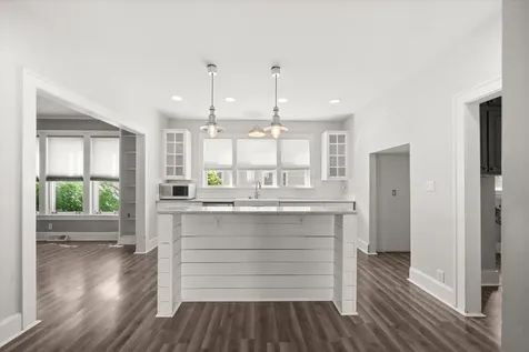 515 North Hennepin Avenue Dixon IL 61021
