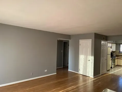 9482 Bay Colony Drive Des Plaines IL 60016