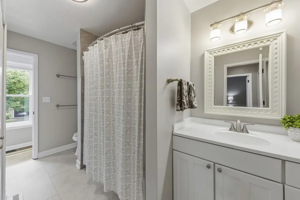 3020 Middlebury Court Aurora IL 60504