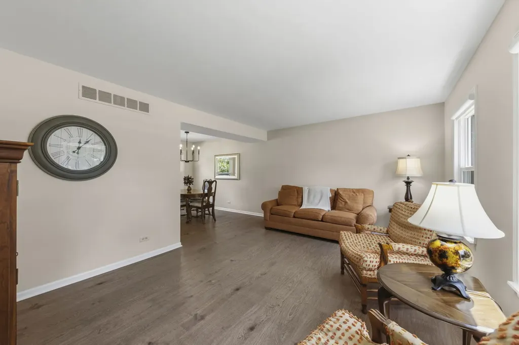 3020 Middlebury Court Aurora IL 60504