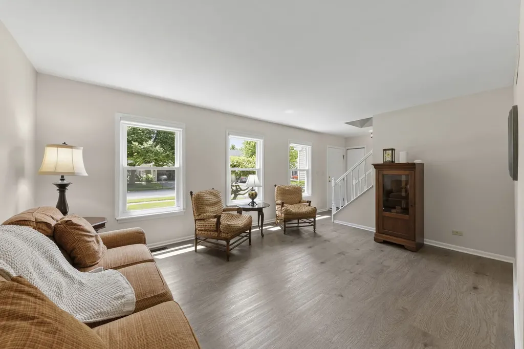 3020 Middlebury Court Aurora IL 60504