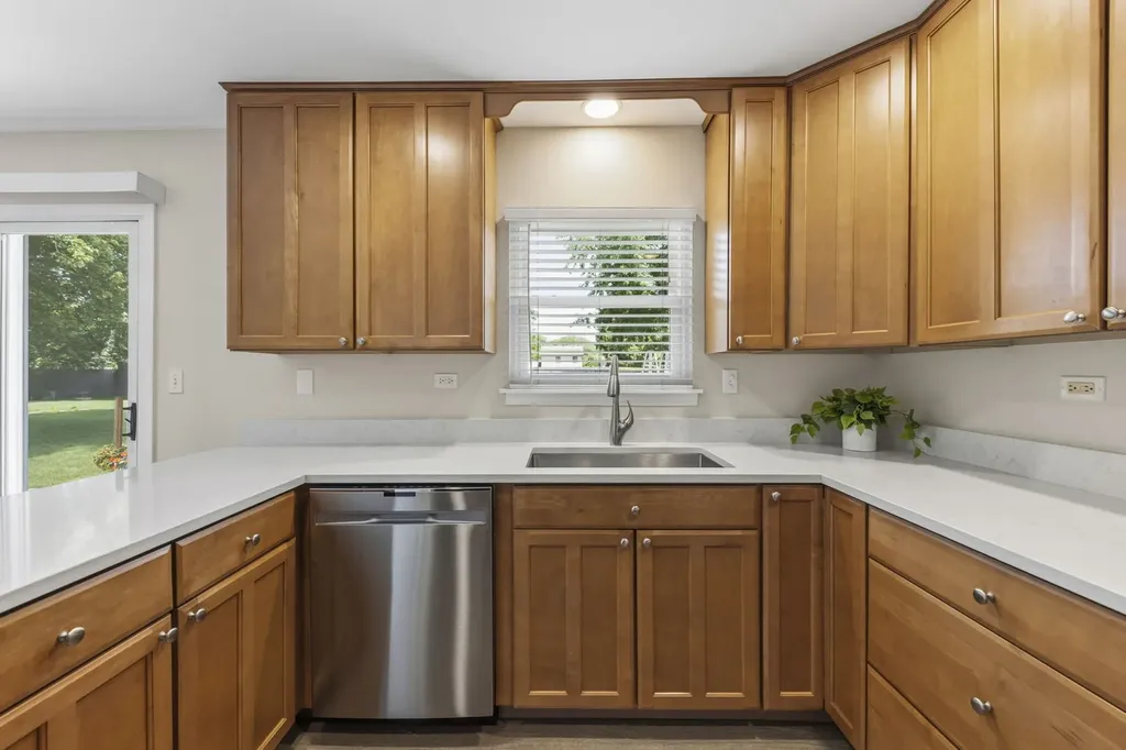 3020 Middlebury Court Aurora IL 60504