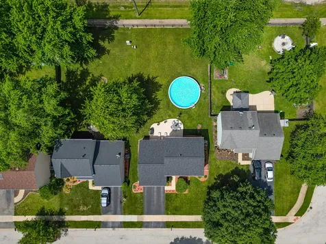 3020 Middlebury Court Aurora IL 60504