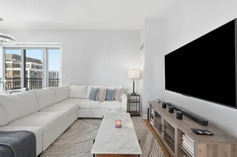 41 East 8th Street Chicago IL 60605