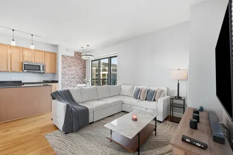 41 East 8th Street Chicago IL 60605