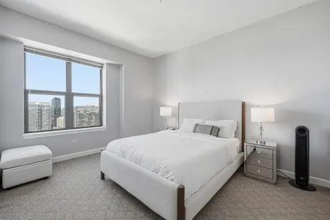 41 East 8th Street Chicago IL 60605