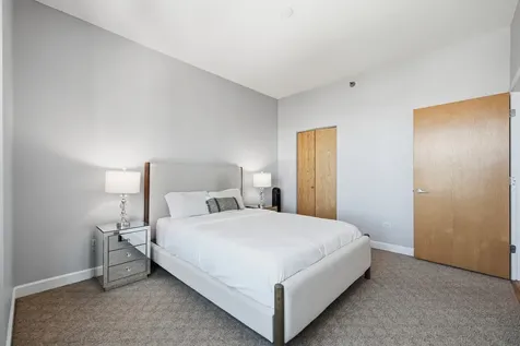 41 East 8th Street Chicago IL 60605