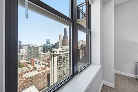 41 East 8th Street Chicago IL 60605