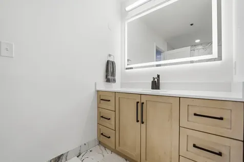 41 East 8th Street Chicago IL 60605