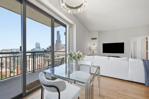 41 East 8th Street Chicago IL 60605
