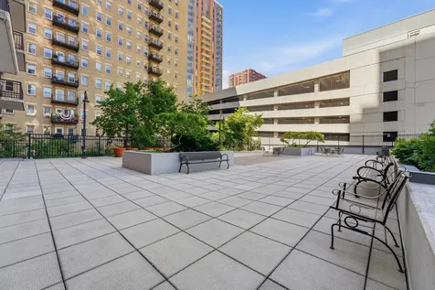 41 East 8th Street Chicago IL 60605